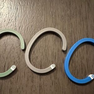 Cape Clasp "Tikos" Set of 3 Colorful Silicone Bracelets